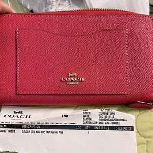 Coach NWT Electric Pink Leather Long Zip Around Wallet Accessory
